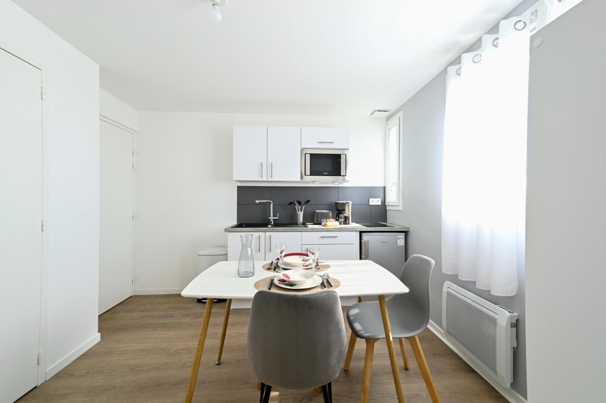 L'Ange Bleu - Appt A 25 Min Du Puy Du Fou Apartment Cholet Exterior photo